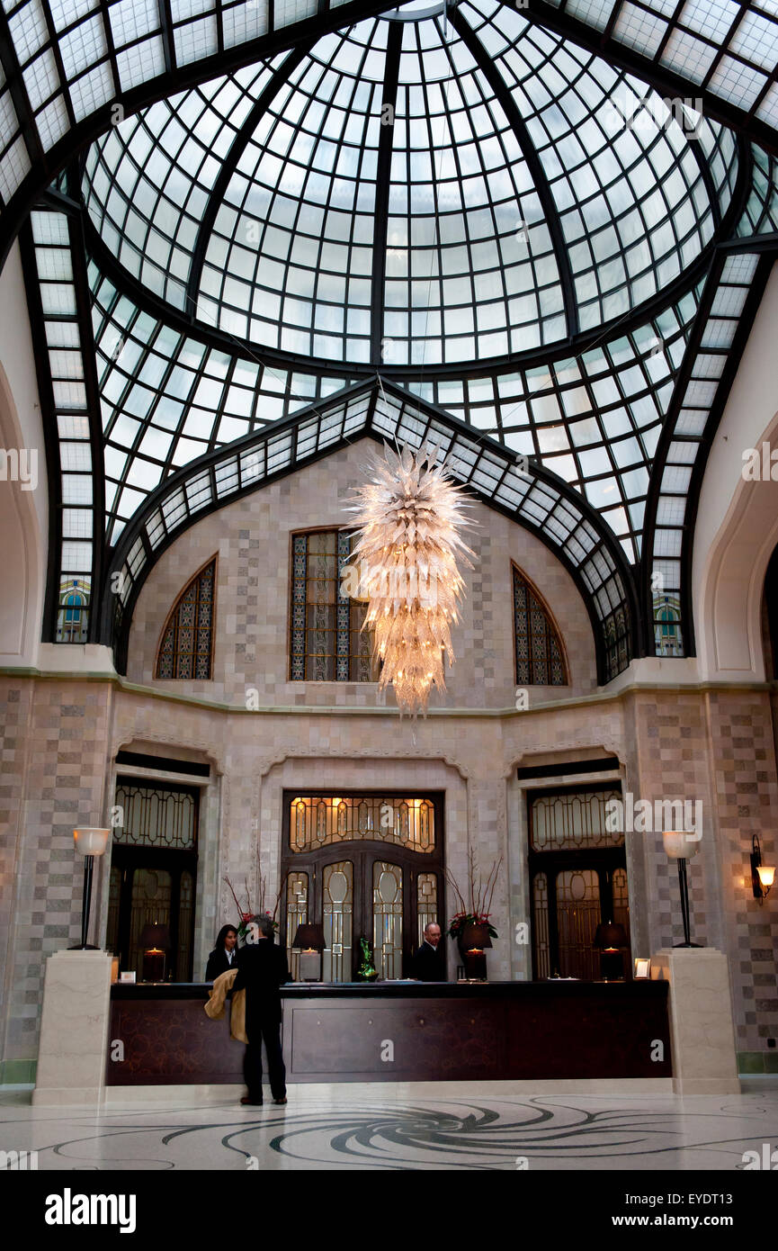 Innenraum der Gresham Palast, jetzt A Four Seasons Hotel, berühmt für seine Kunst Nouveau Architektur, Budapest, Ungarn Stockfoto