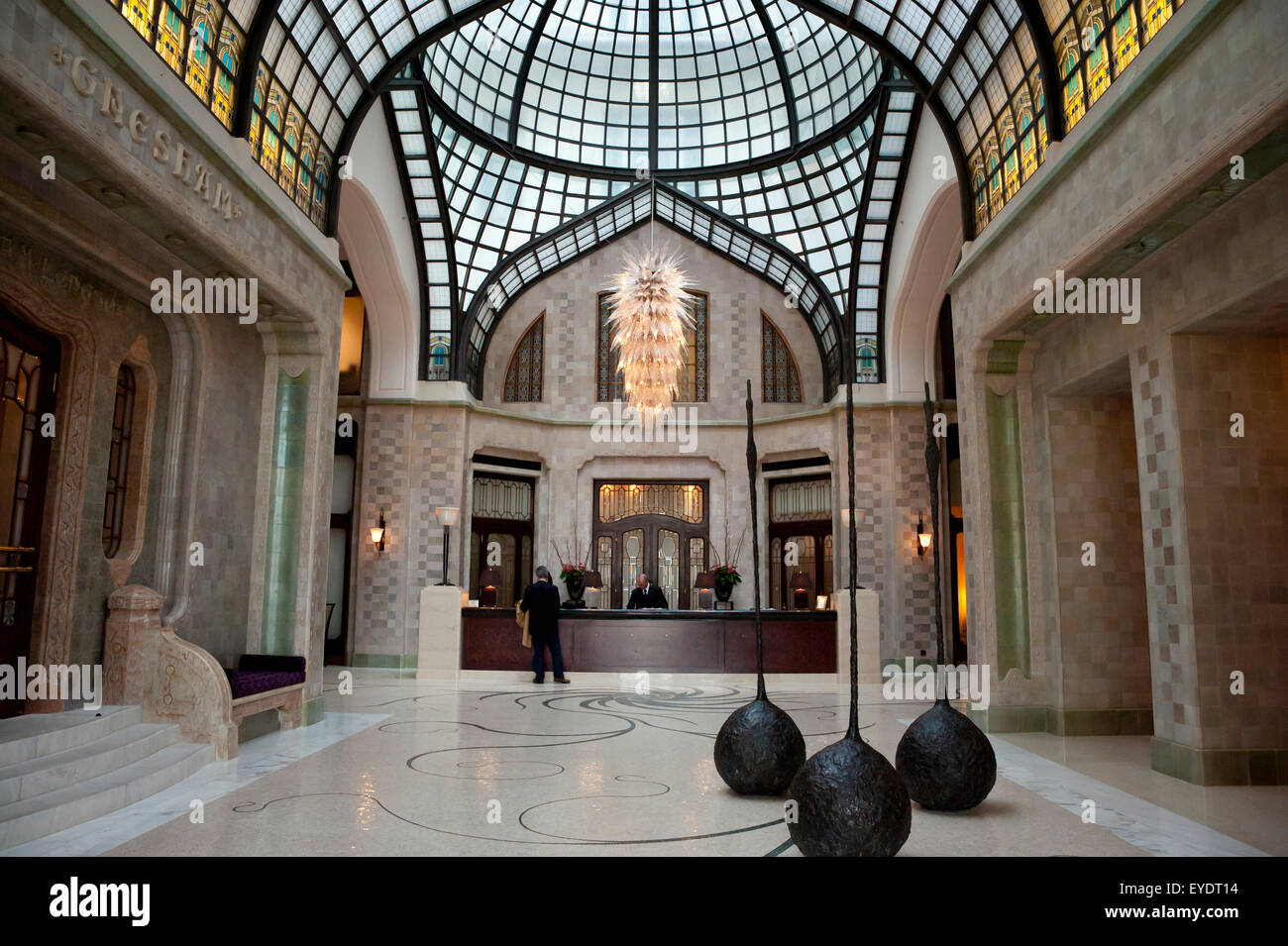 Innenraum der Gresham Palast, jetzt A Four Seasons Hotel, berühmt für seine Kunst Nouveau Architektur, Budapest, Ungarn Stockfoto