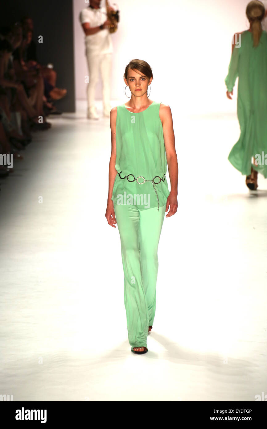 Modelabel Riani präsentiert seine neueste Kollektion, 7. Juli 2015 in ...