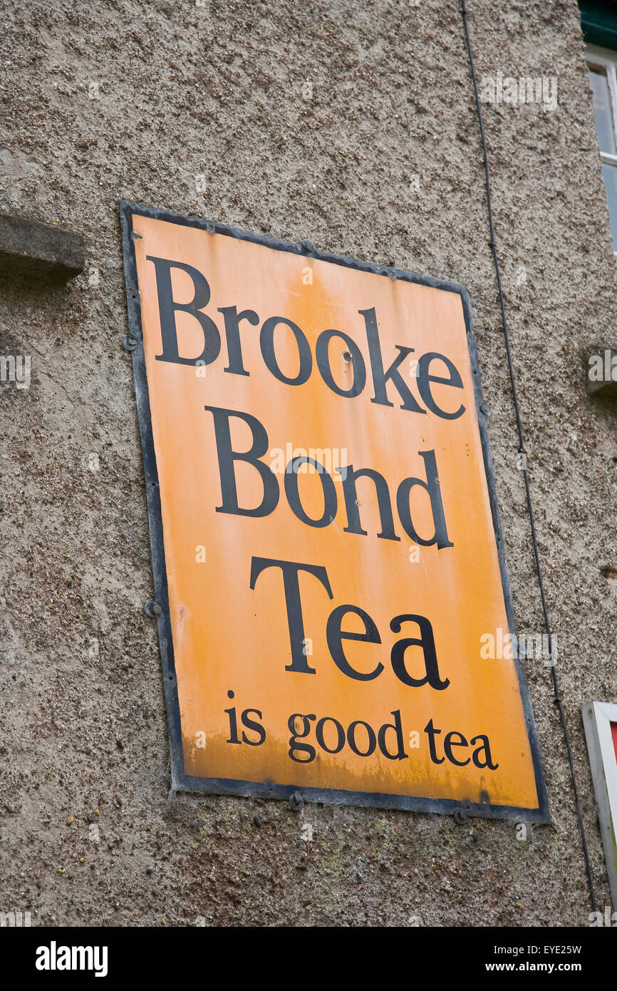 Vereinigtes Königreich, Wales, Pembrokeshire, alte Anzeige für Tee; Dale Stockfoto