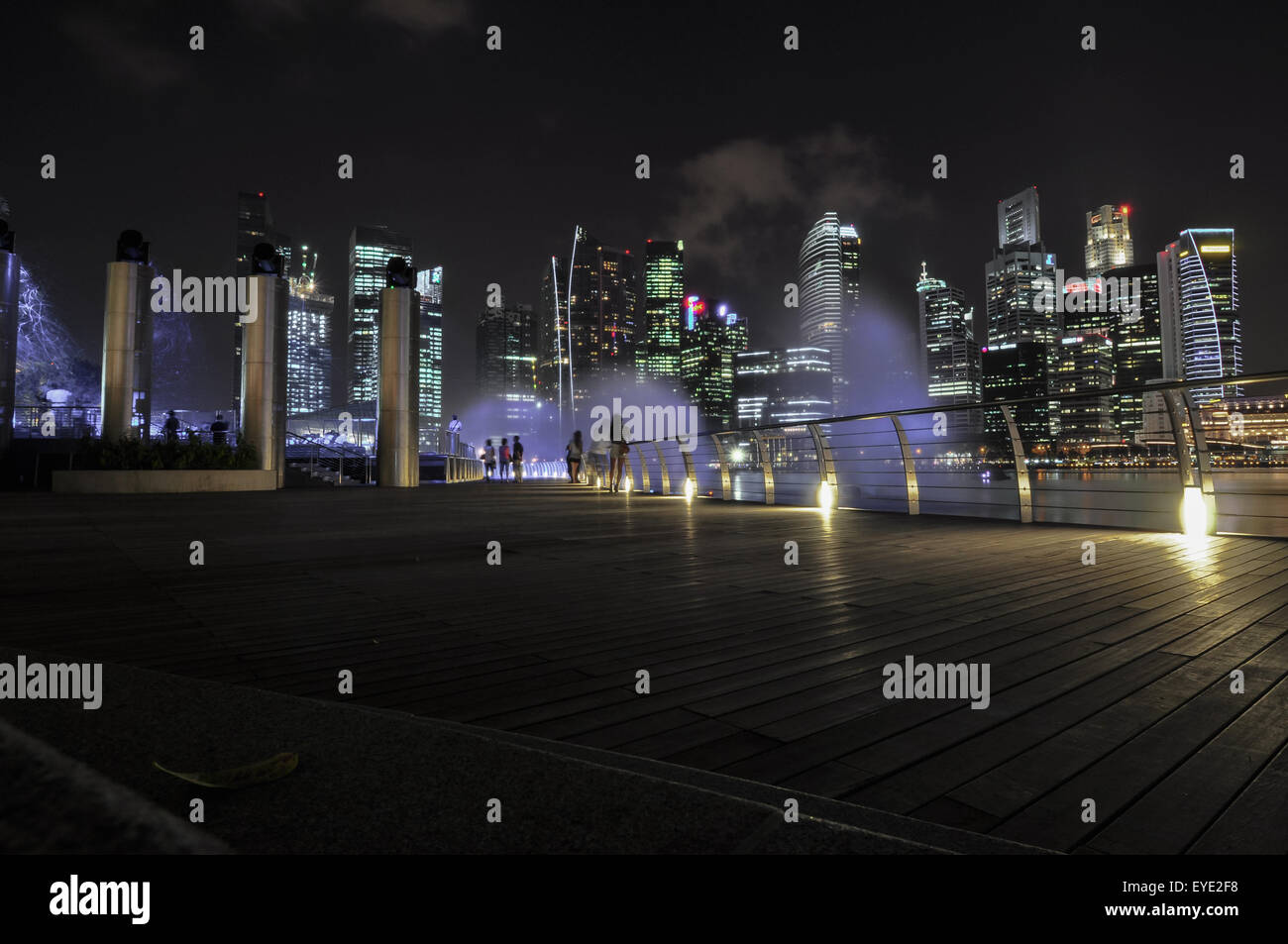 Singapur Stadt Skyline Finacial Bezirk nachts mit Licht Stockfoto
