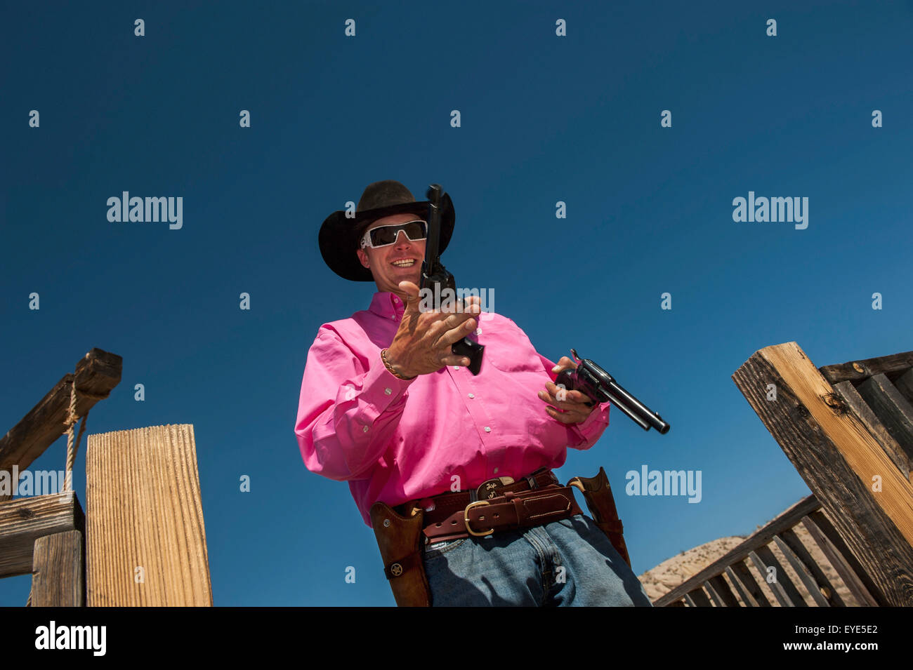 Cowboy Action Shooting in Lajitas Resort, Big Bend Nationalpark und Big Bend State Park, Süd-West-Texas, Usa Stockfoto