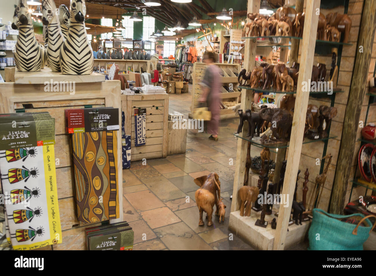 Souvenirladen, Skukuza Rest Camp, Krüger Nationalpark, Südafrika Stockfoto