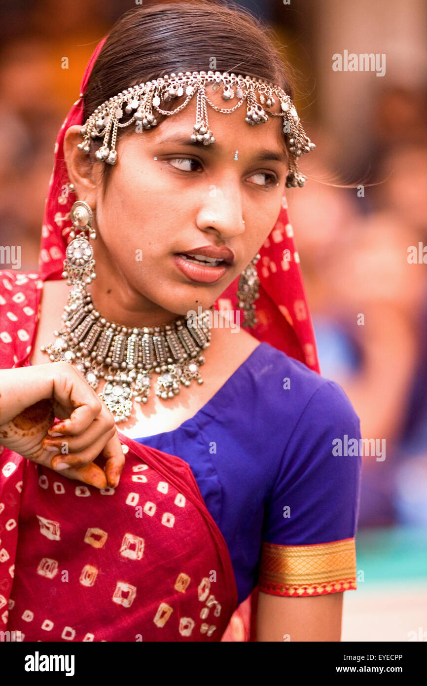 Indien, Gujarat State, Portrait eines Mädchens; Ahmedabad-Stadt Stockfoto