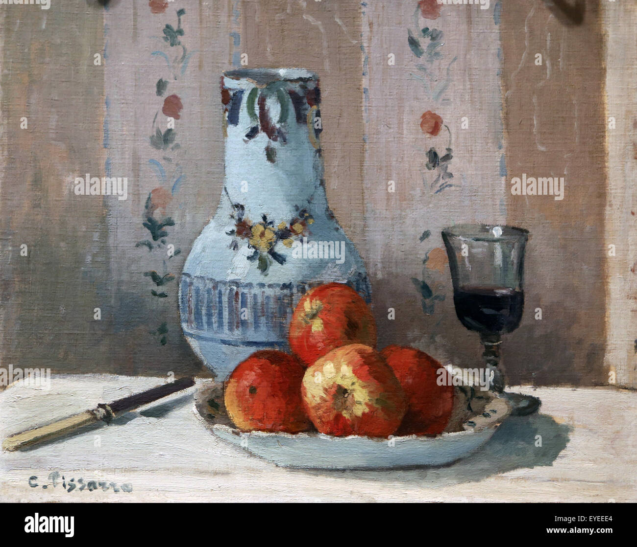 Camille Pissarro (1830-1903). Französischer Maler. Stillleben mit Äpfeln und Krug, 1872. Öl auf Leinwand. Stockfoto