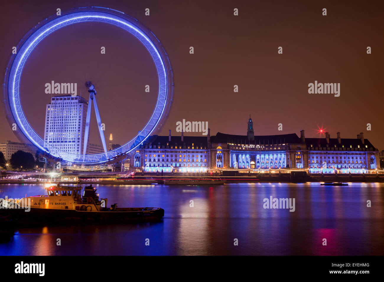 Das London Eye in der Nacht; London, England Stockfoto