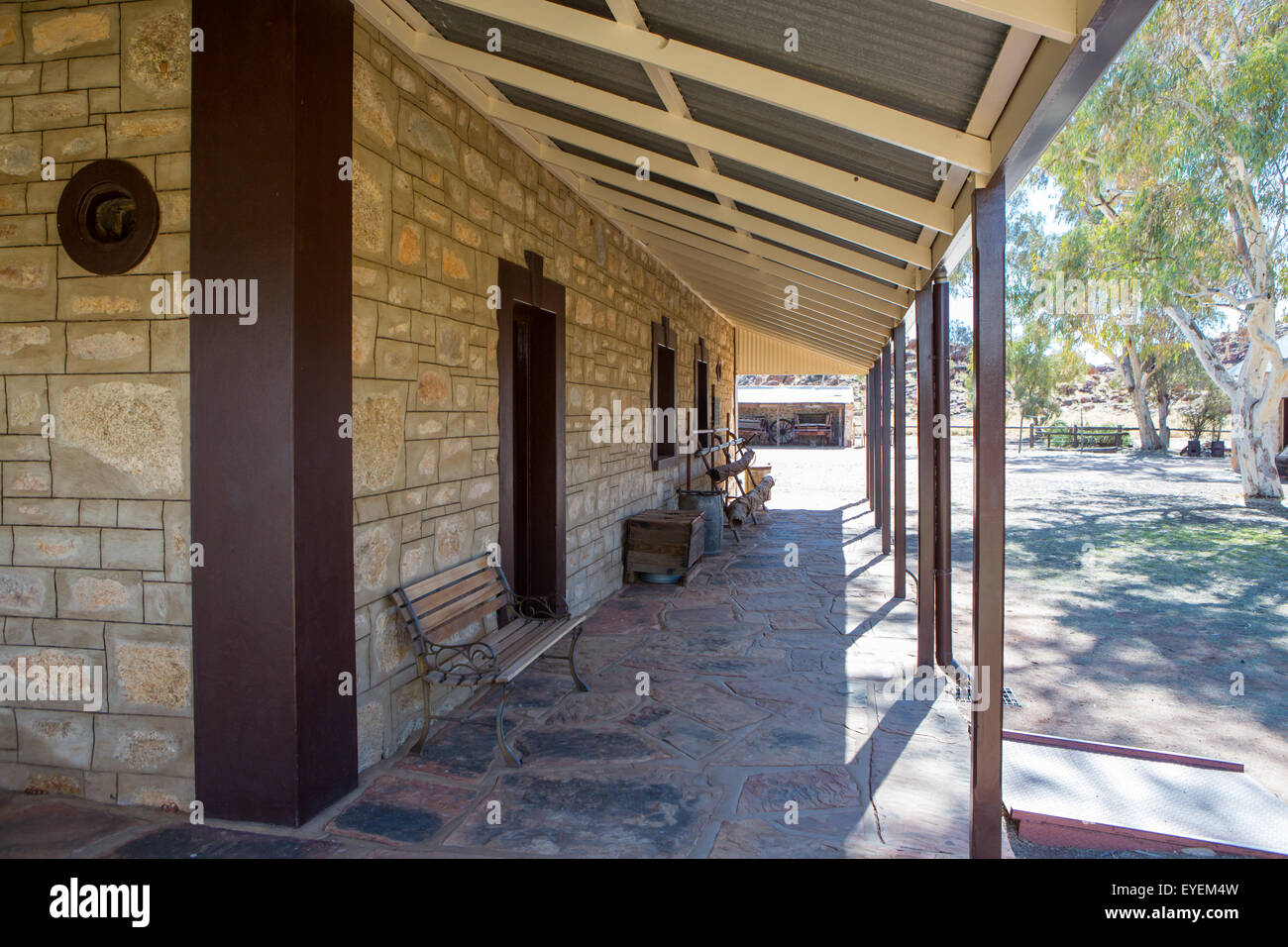 Alice Springs Telegraph Station Historical Reserve an einem klaren sonnigen Tag im Northern Territory, Australien Stockfoto