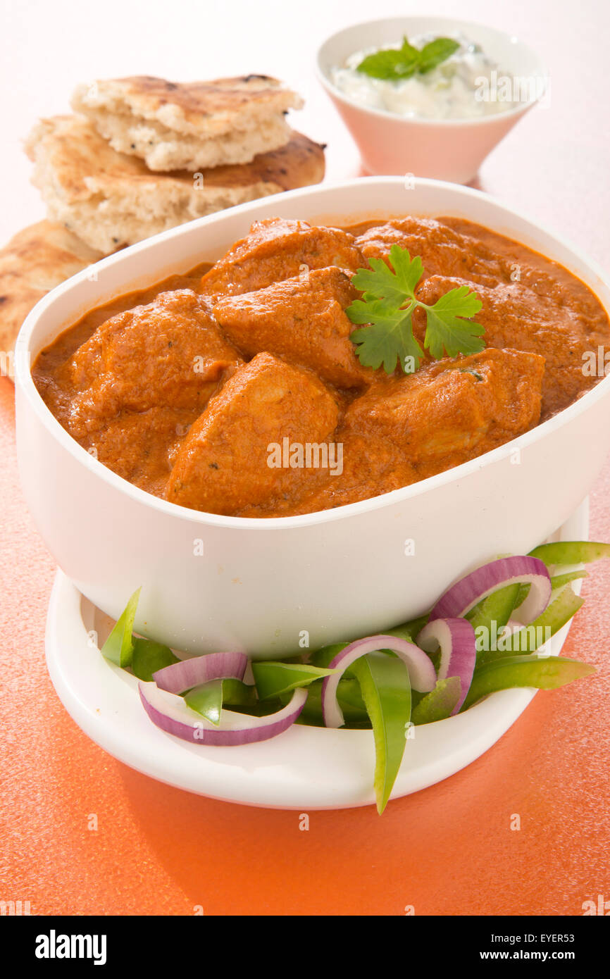 INDISCHE BUTTER CHICKEN CURRY ESSEN Stockfoto