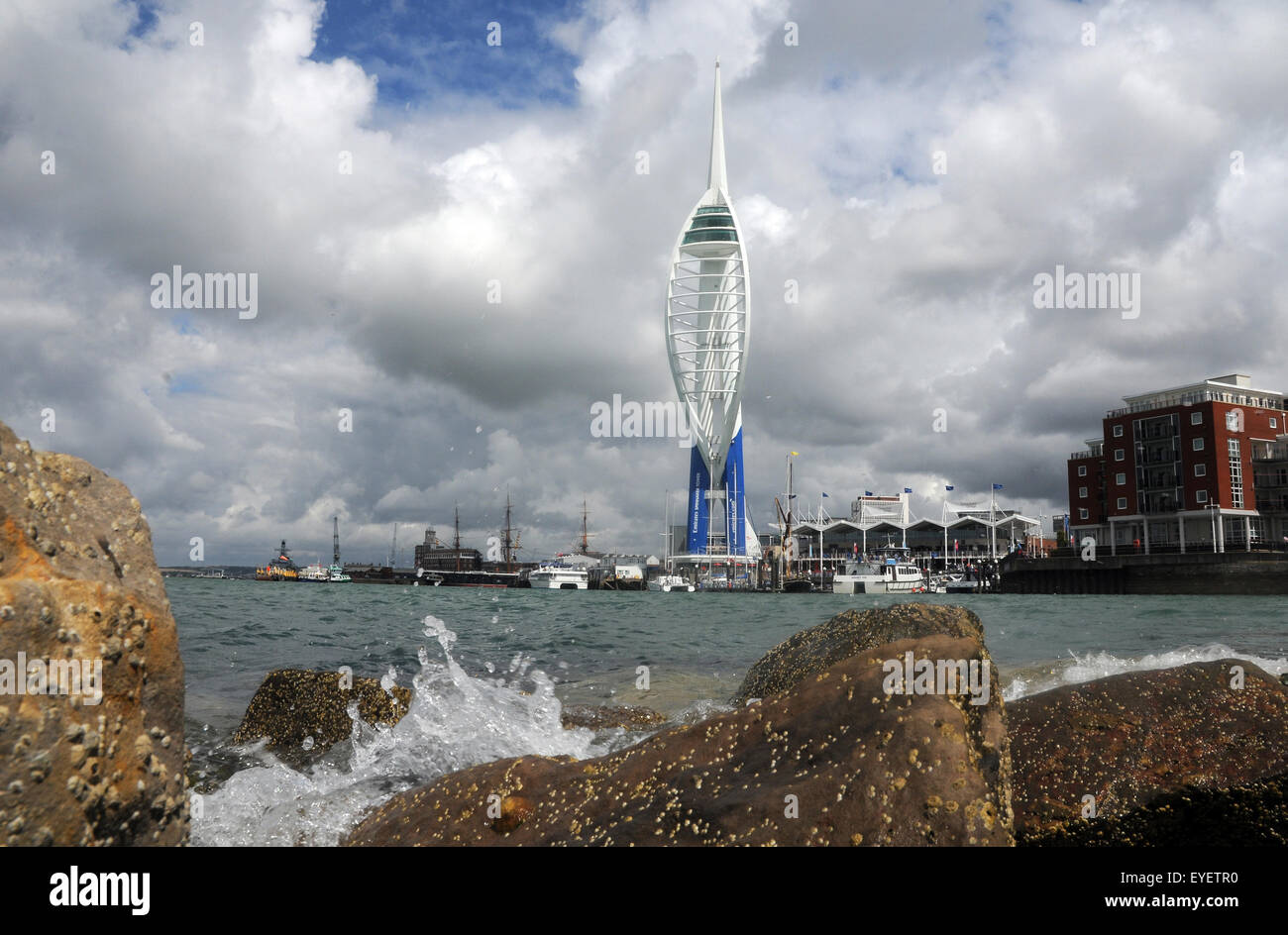 Mike Walker Bilder Emirates Tower... 1 die frisch gestrichenen Spinnaker Tower, jetzt bekannt als die Emirate Spinnaker Tower jetzt bekannt als Stockfoto