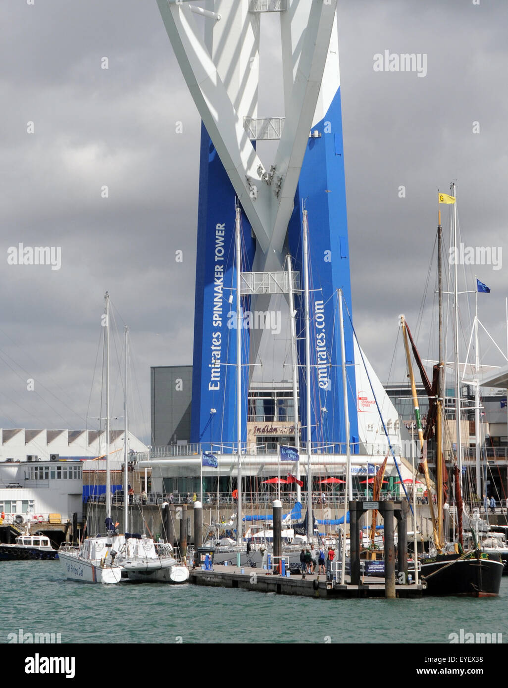 Mike Walker Bilder Emirates Tower... 1 die frisch gestrichenen Spinnaker Tower, jetzt bekannt als die Emirate Spinnaker Tower jetzt bekannt als Stockfoto