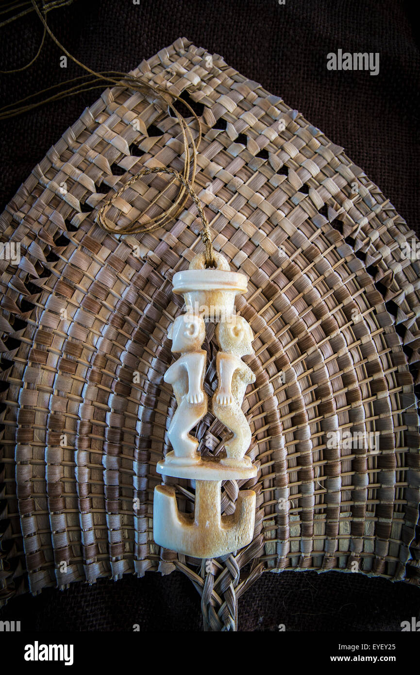 Tongan Artefakt aus Fischbein hergestellt; Tongatapu, Tonga Stockfoto