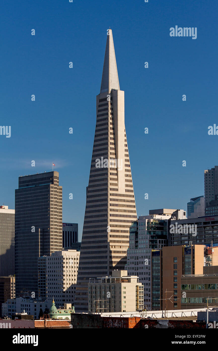 Transamerica Pyramide eines der bekanntesten Gebäude in der Stadt von San Francisco, San Francisco, Kalifornien, USA. Stockfoto