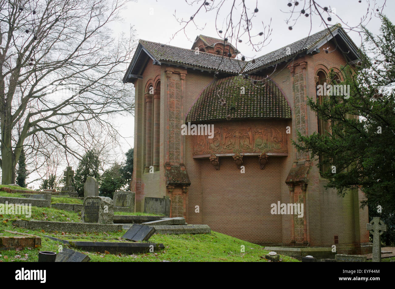 Außenansicht des Watt-Kapelle, Friedhof und Kapelle; Compton, Surrey, England Stockfoto