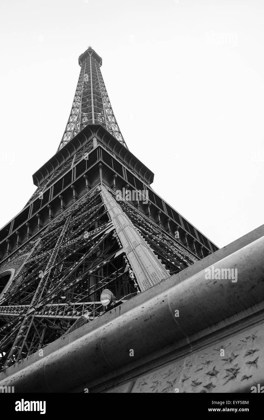 Eiffel-Turm; Paris, Frankreich Stockfoto