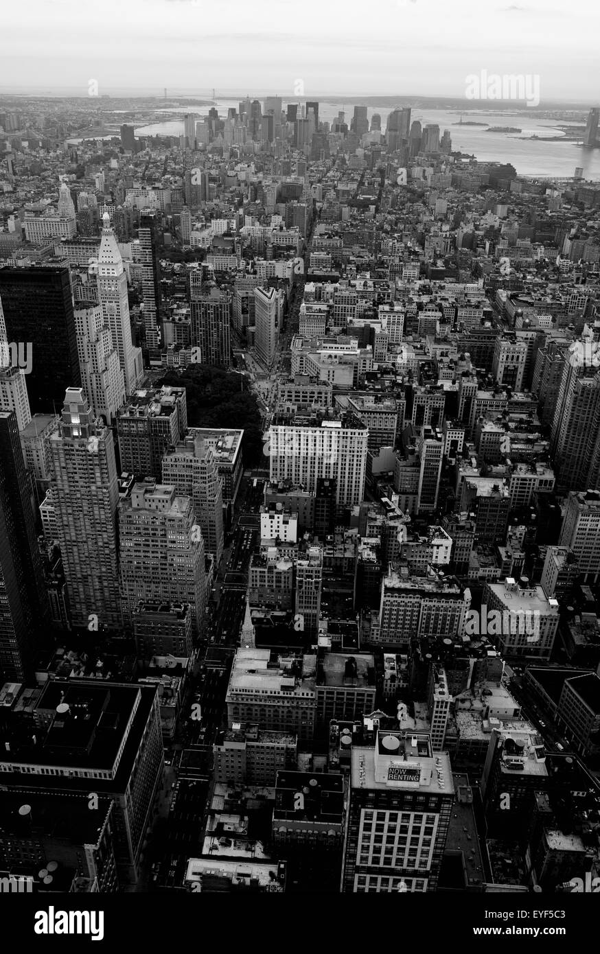 Stadtbild von New York City in schwarz und weiß; New York City, New York, Vereinigte Staaten von Amerika Stockfoto
