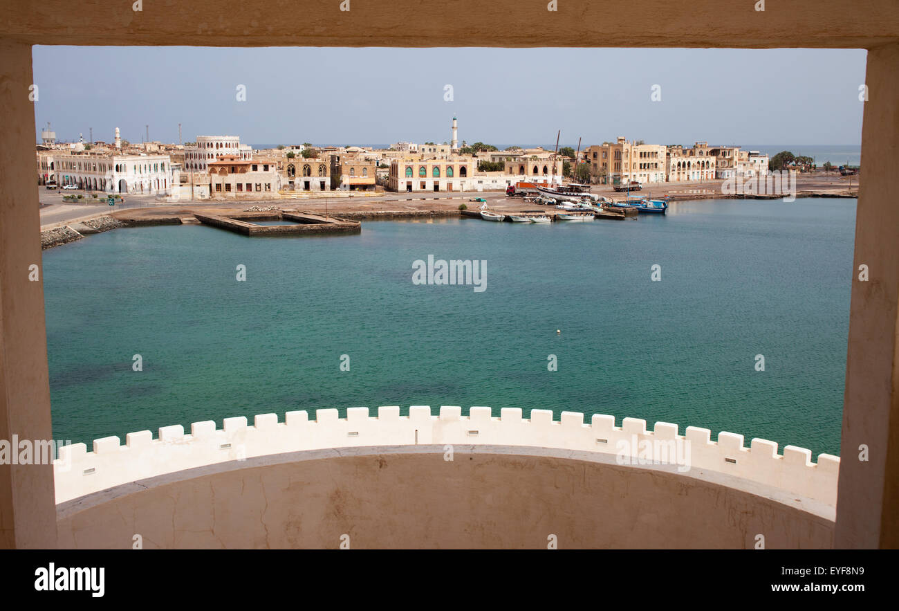 Blick vom Grandhotel Dahlak auf Batsi Insel; Massawa, Eritrea Stockfoto