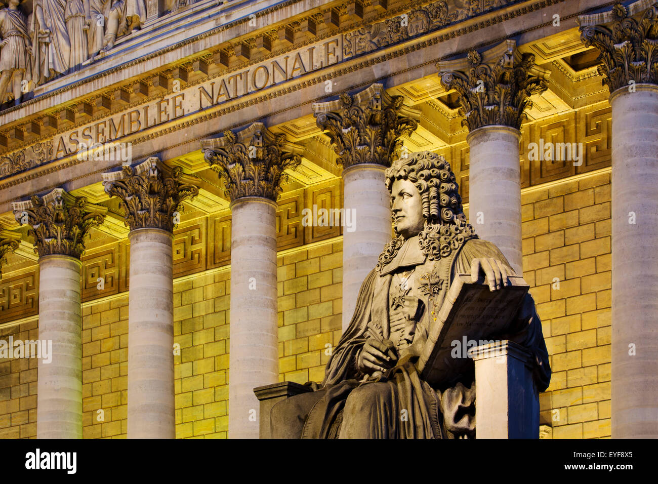 Nachtansicht von Henri-Francois d'Aguesseau unter Assemblee Nathionale, Paris, Frankreich Stockfoto