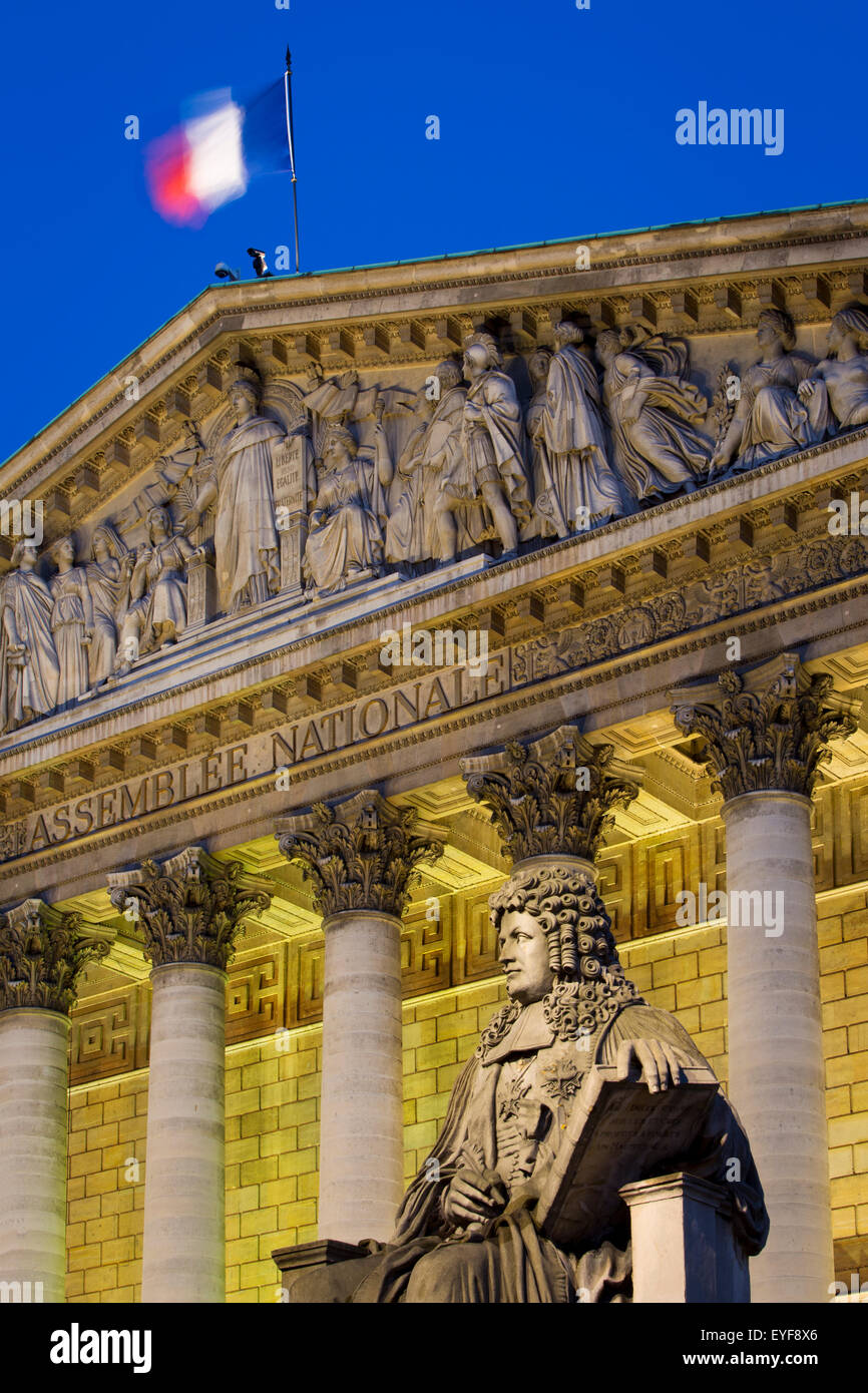 Nachtansicht von Henri-Francois d'Aguesseau unter Assemblee Nathionale, Paris, Frankreich Stockfoto