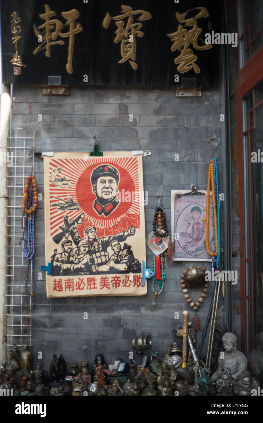 Vorsitzender Mao Andenken und Souvenirs im Markt, in Peking, China. Stockfoto