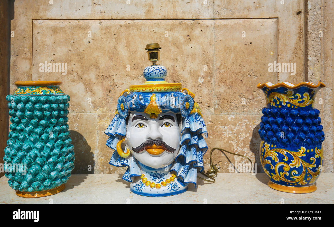 Typische handgemachte Keramik in Martina Franca, Taranto Provinz, Süd-Italien. Stockfoto