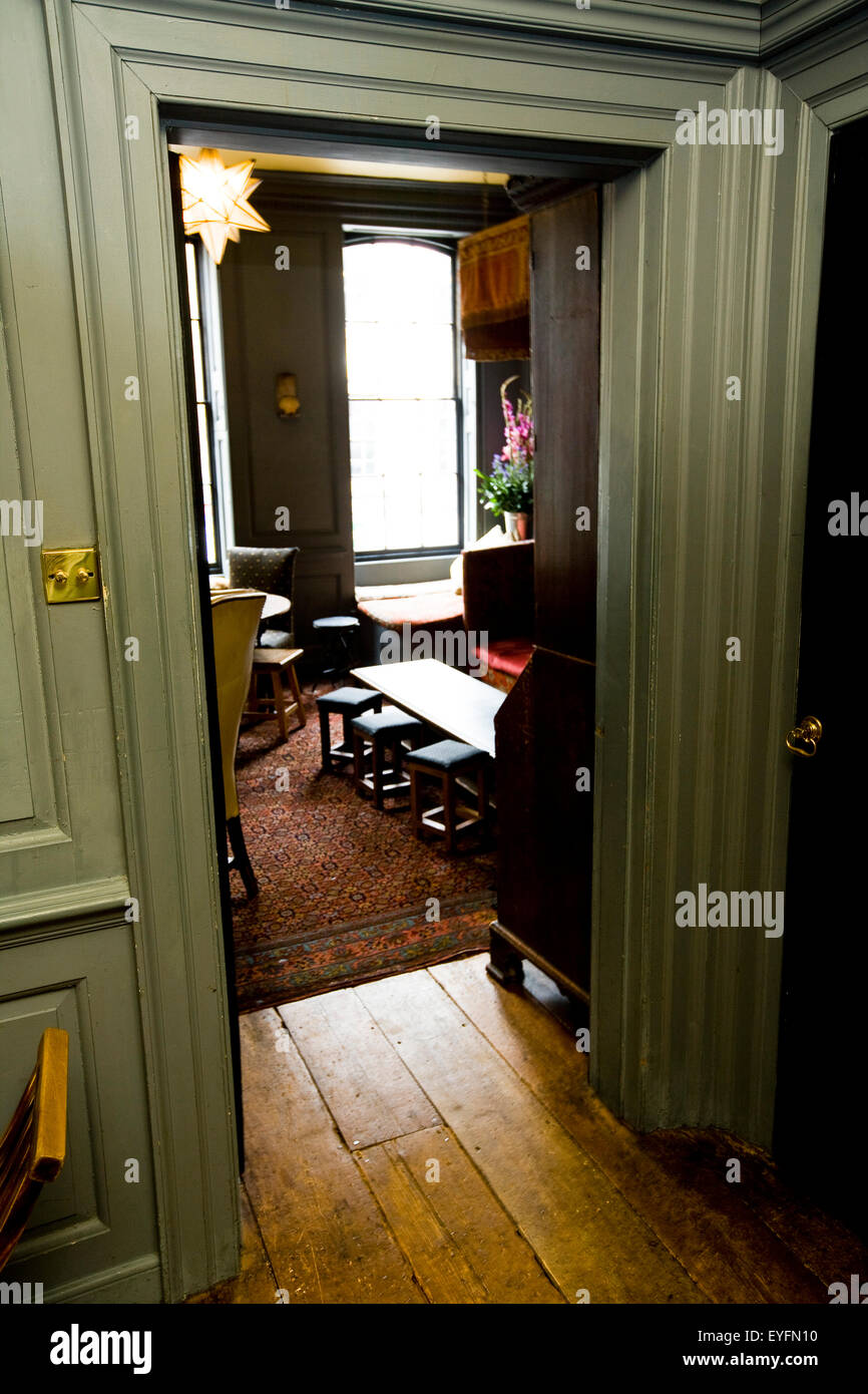 Innere des schwarzen Private Member Club, Dean Street, Soho; London, England Stockfoto