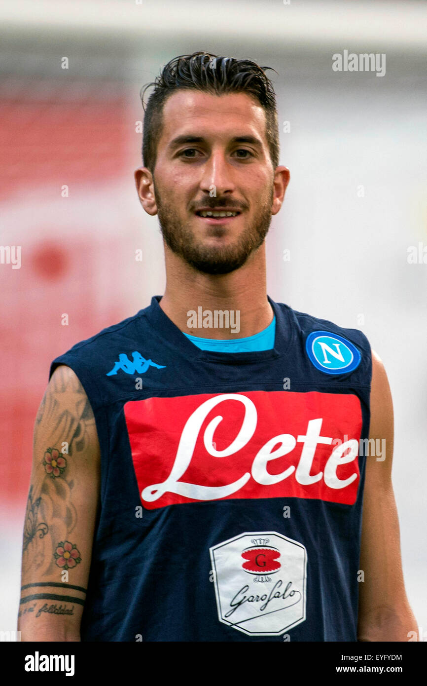 Trento, Italien. 24. Juli 2015. Mirko Valdifiori (Napoli) Fußball: Vorsaison Freundschaftsspiel zwischen Napoli 5-2 Feralpi Salo Stadium Trento in Trento, Italien. © Maurizio Borsari/AFLO/Alamy Live-Nachrichten Stockfoto