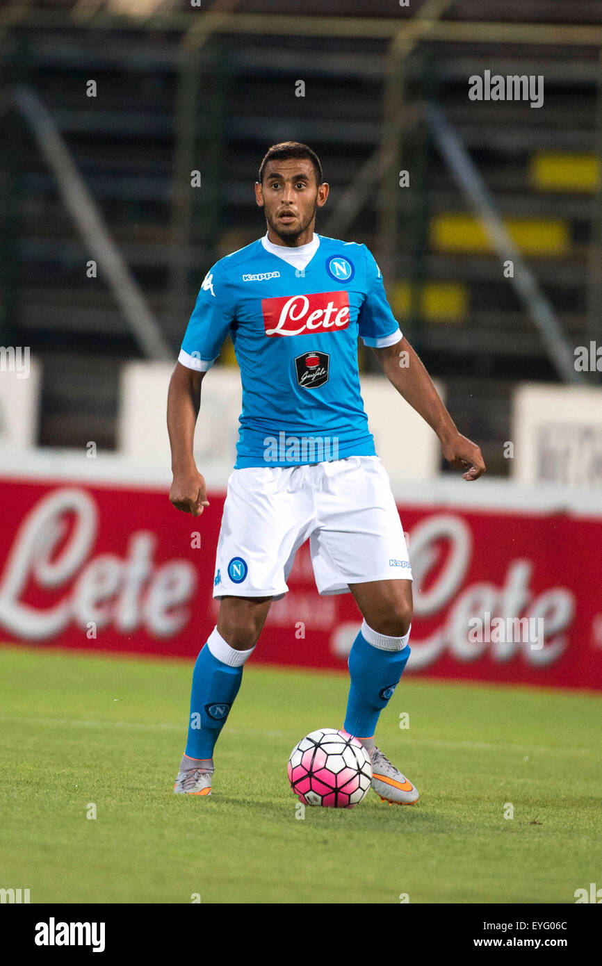 Trento, Italien. 24. Juli 2015. Faouzi Ghoulam (Napoli) Fußball: Vorsaison Freundschaftsspiel zwischen Napoli 5-2 Feralpi Salo Stadium Trento in Trento, Italien. © Maurizio Borsari/AFLO/Alamy Live-Nachrichten Stockfoto