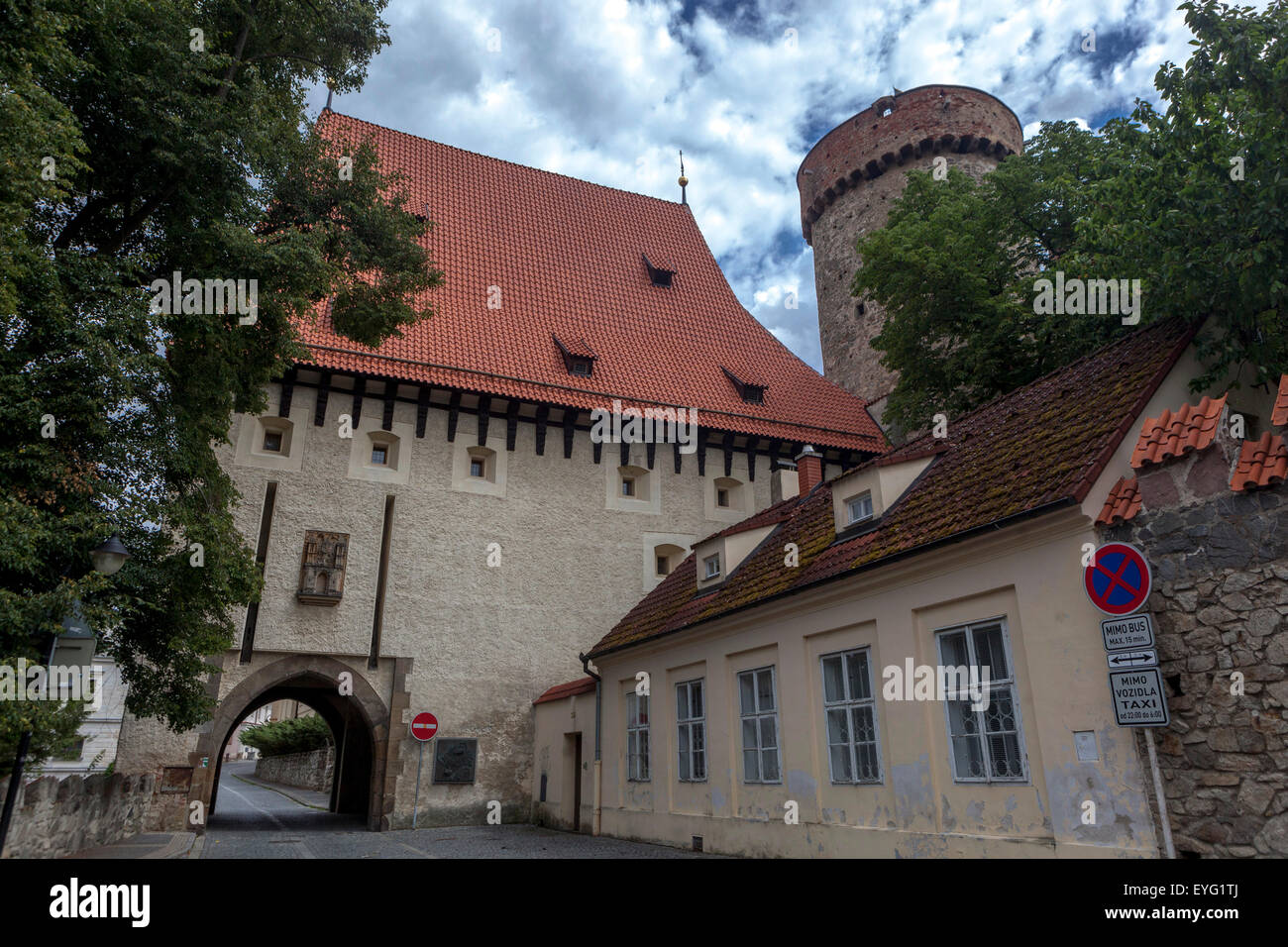 Bechyne Tor und der Turm Kotnov, Tabor - die Stadt der Hussiten, Süd-Böhmen, Tschechische Republik Stockfoto