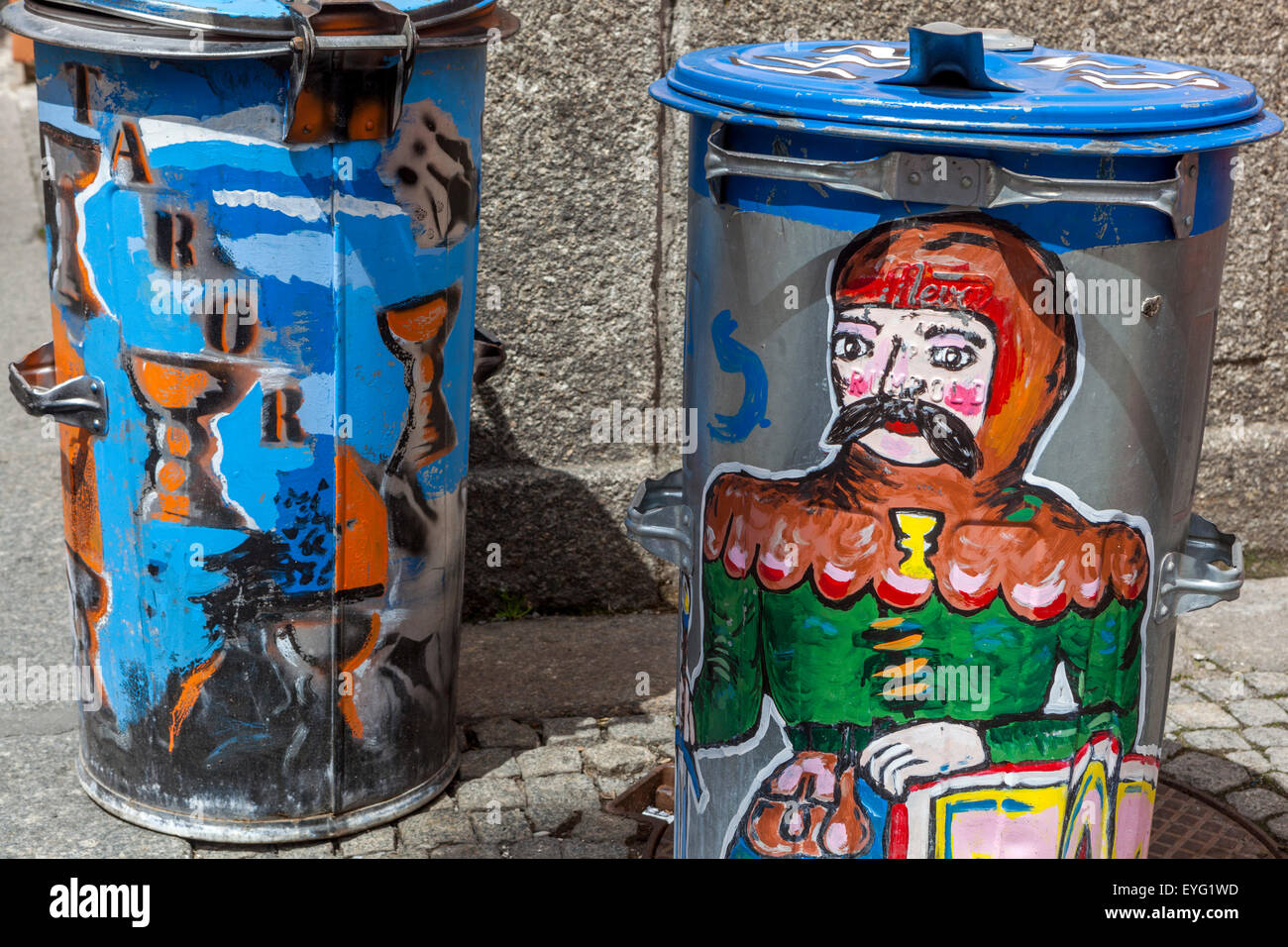 Hussiten und Kelch gemalt auf einen Müllcontainer, Tabor - die Stadt der Hussiten, Süd-Böhmen, Tschechische Republik Stockfoto