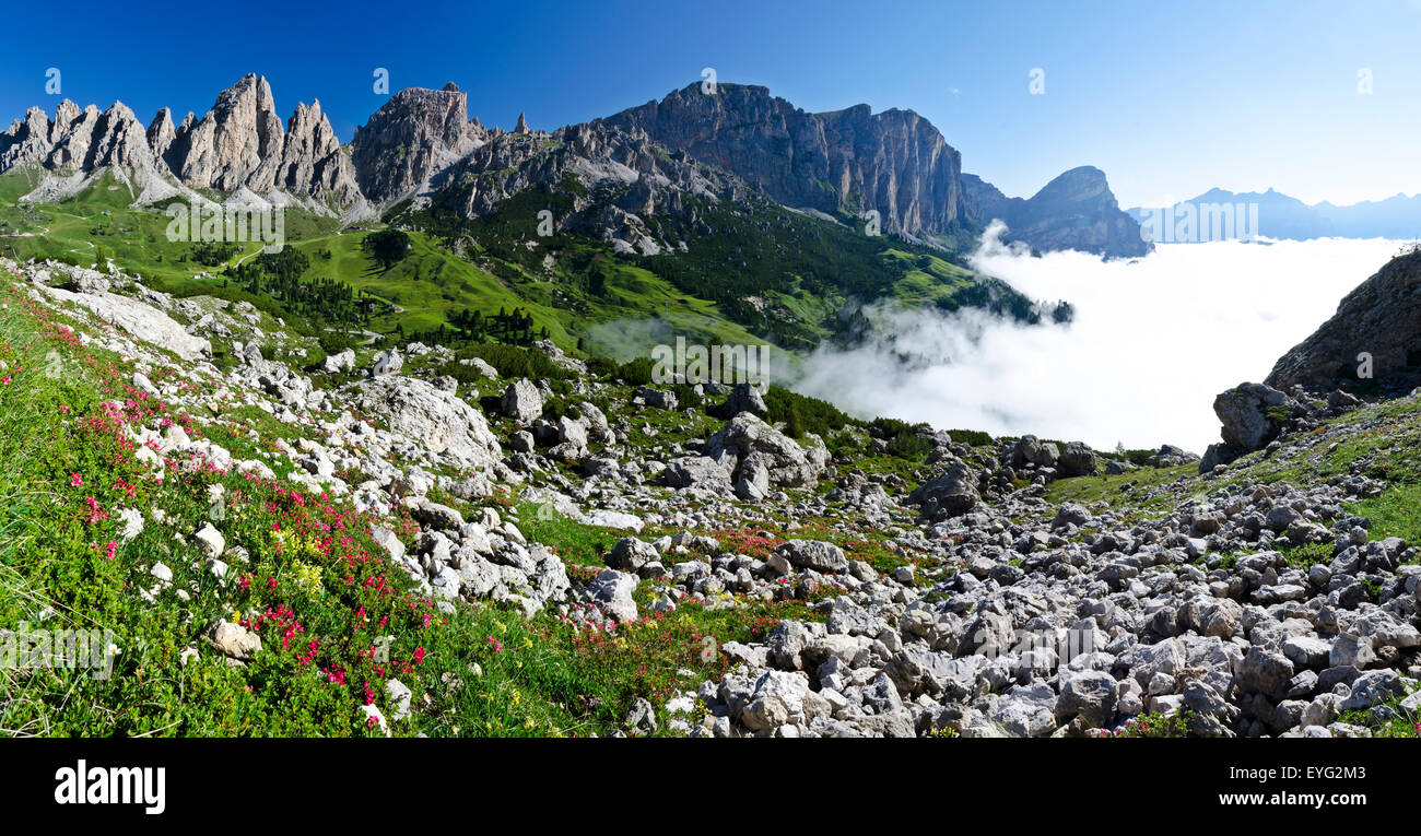 Italien Dolomiten Sella MTS. Cir und Pass Puez Gruppe von Gardena Pass Grdner Joch Fußweg zur Pisciad Hütte 666 Stockfoto