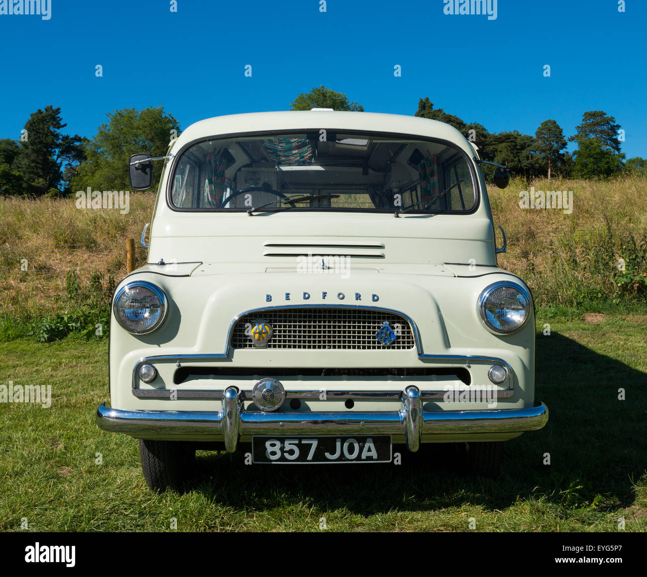 1962 Bedford Dormobile Roma Wohnmobil. Stockfoto