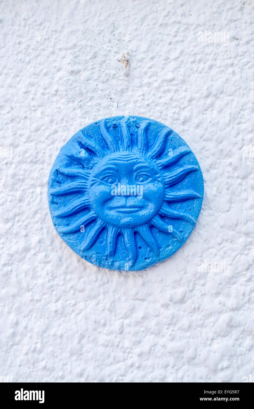 Die Vergina Sonne auch bekannt als der mazedonischen Stern über weiße Wand Stockfoto