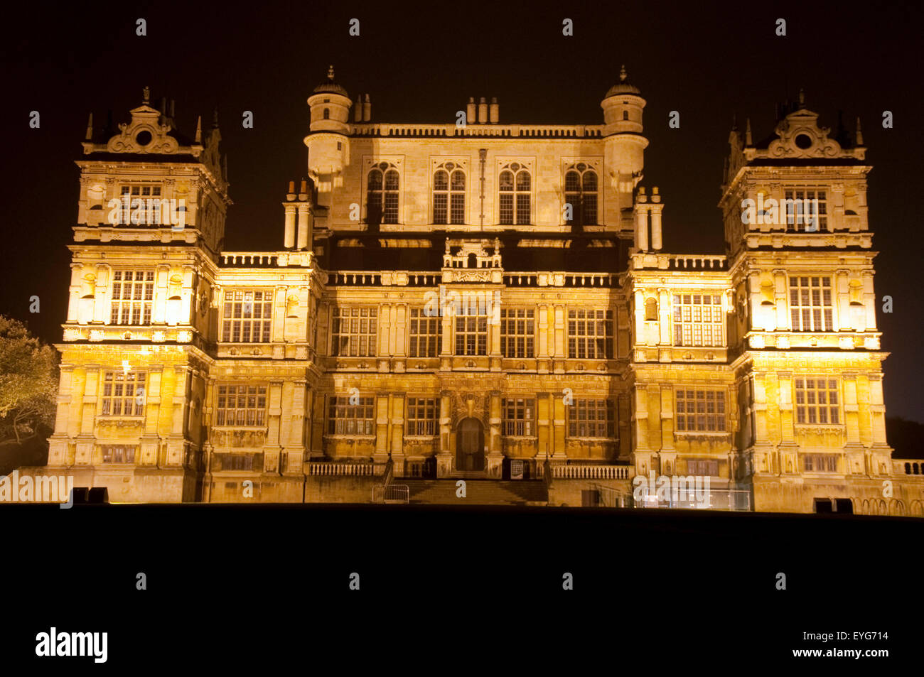 Wollaton Hall beleuchtet in der Nacht, Wollaton Nottinghamshire England UK Stockfoto