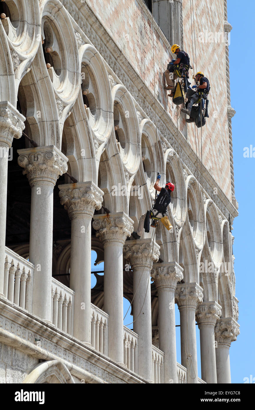 Restaurierungsarbeiten am Palazzo Ducale (Dogenpalast), Piazza San Marco, Venedig Stockfoto