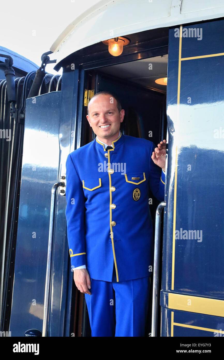 Der Venice Simplon-Orient-Express Luxus Zug am Bahnhof von Venedig. Stockfoto