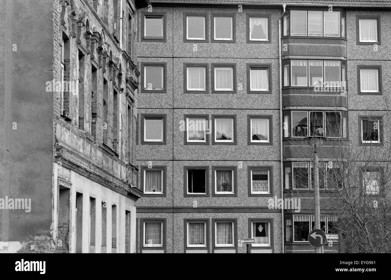 Berlin, Deutschland, und die letzte Platte, heruntergekommene Gebäude in der Schendelgasse Stockfoto