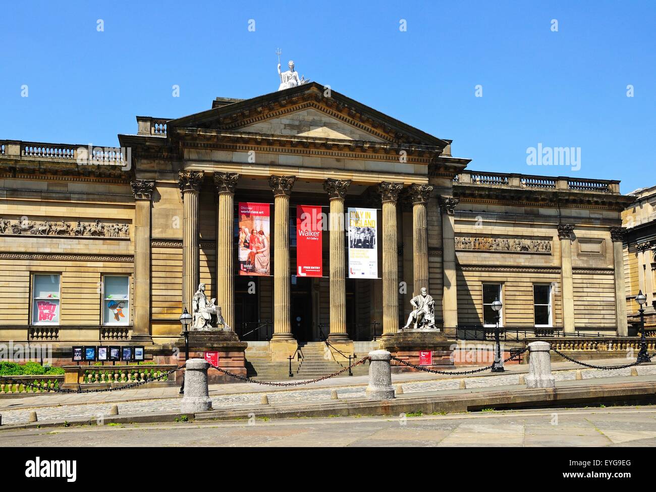 Walker Art Gallery entlang William Brown Street, Liverpool, Merseyside, England, UK, Westeuropa. Stockfoto
