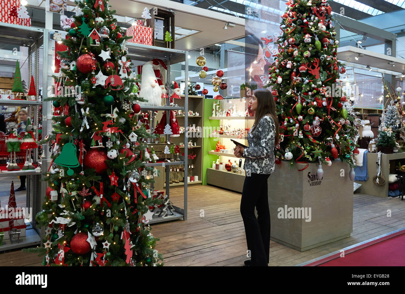 Frankfurt am Main, Fachbesucher auf der Christmasworld 2015 Stockfoto