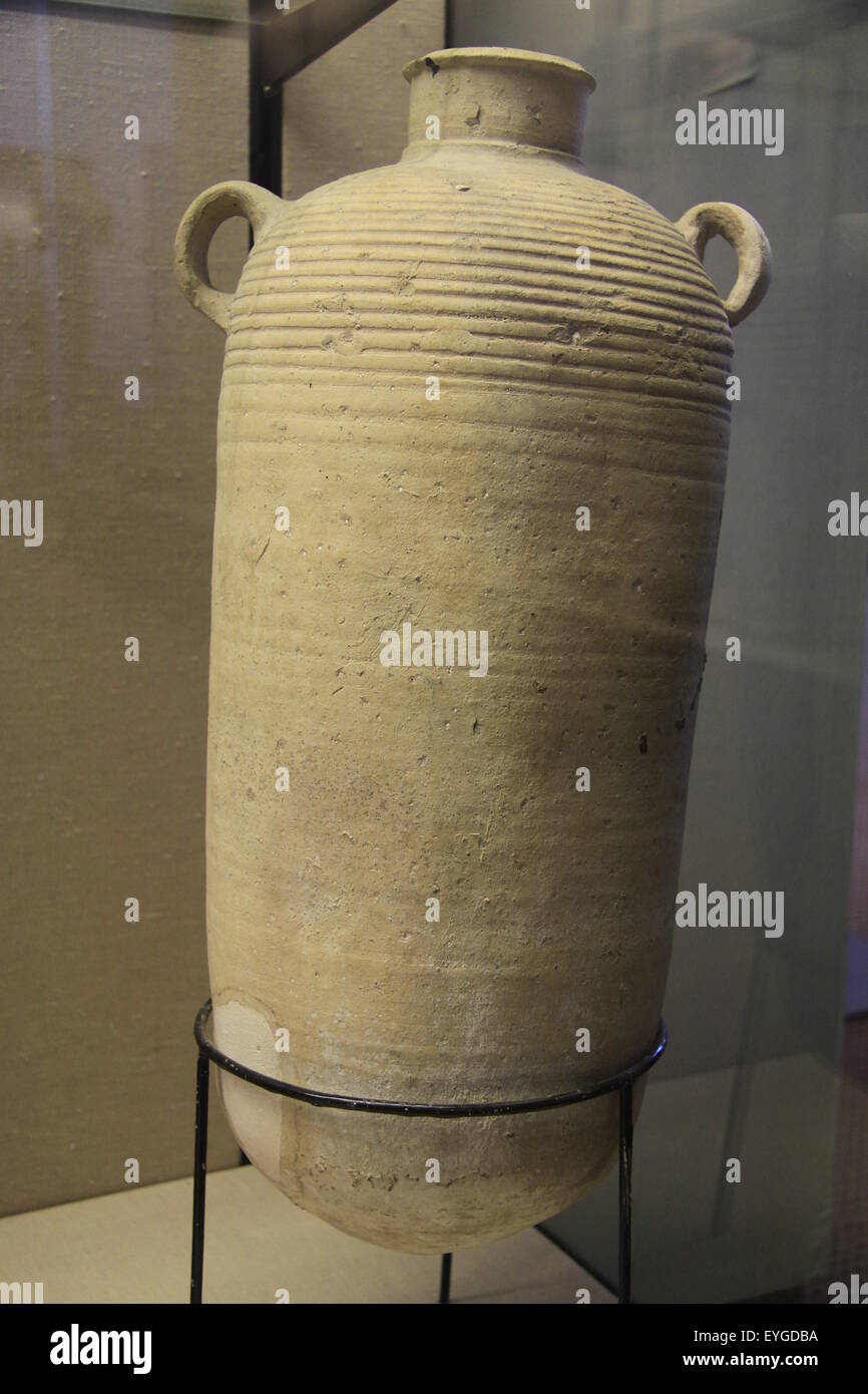 Ein Ton Vorratsgefäß, 1. Jahrhundert BC-1. Jahrhundert n. Chr., gefunden auf dem Tempelberg Ausgrabungen, Jerusalem, auf dem Display an der Hecht-Museum, der Universität Haifa Stockfoto