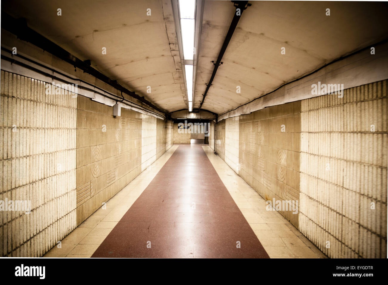 Leere u-Bahnstation, Barcelona, Spanien Stockfoto