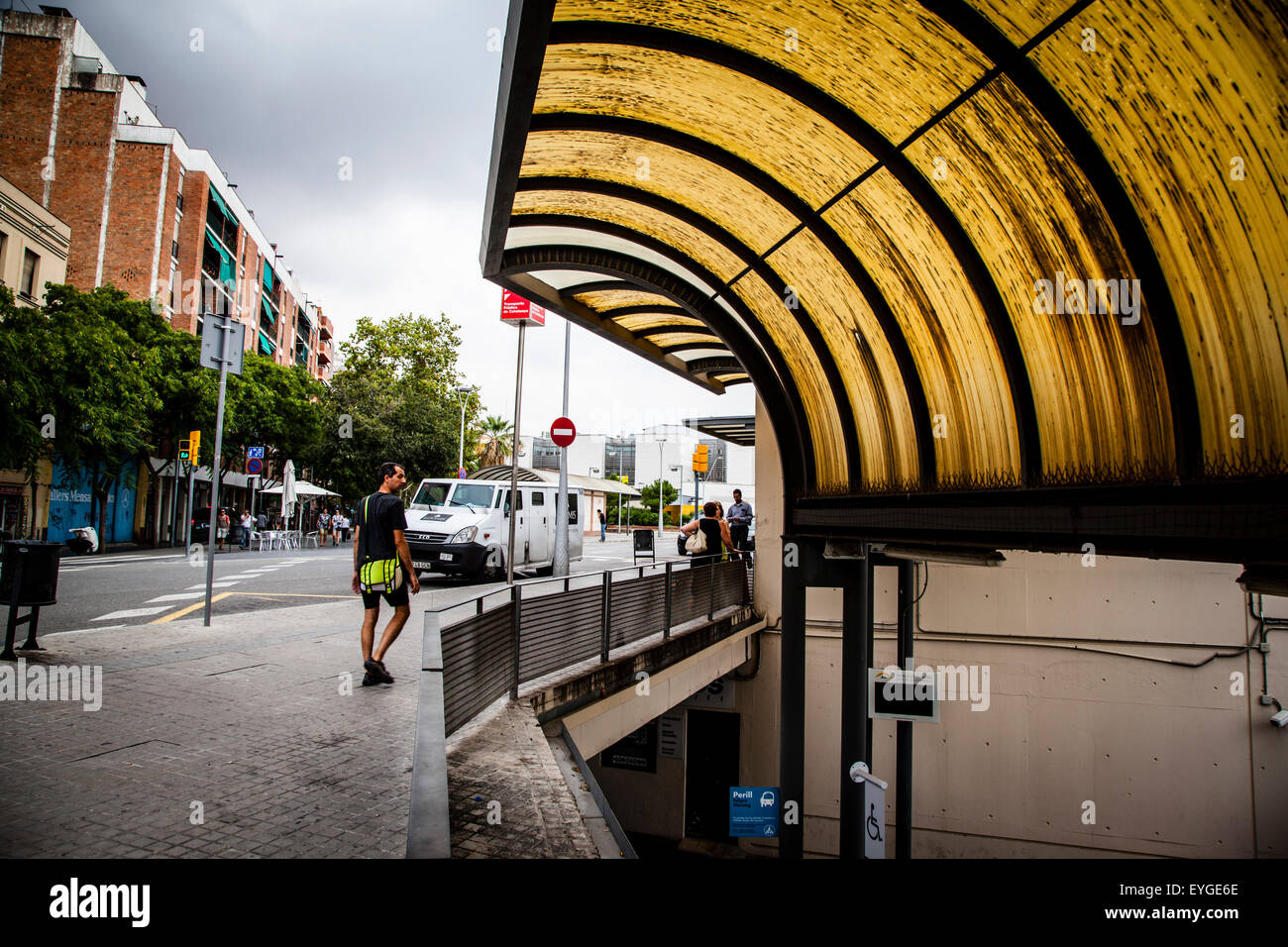 Bushaltestelle am Bahnhof in Barcelona Stockfoto