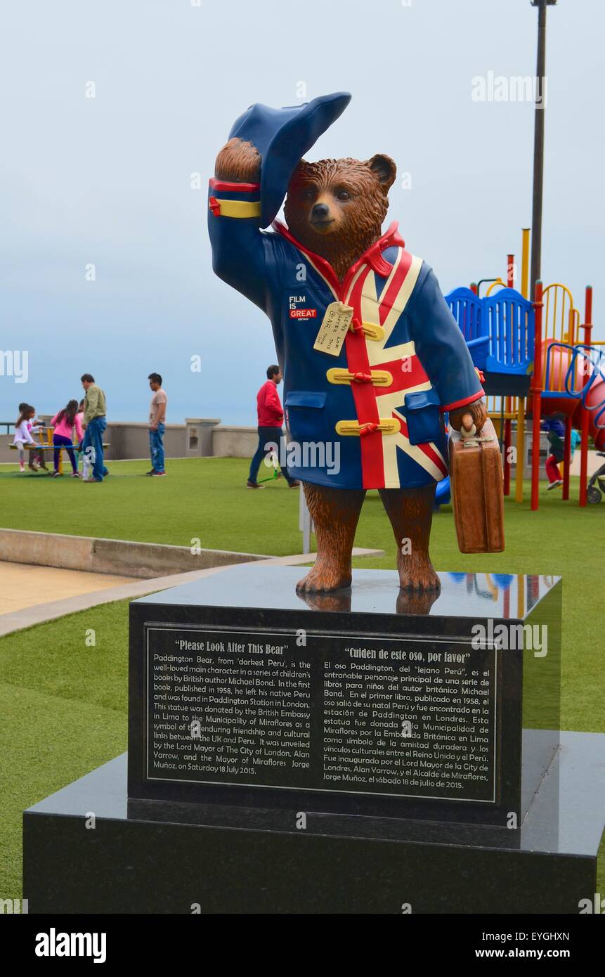 Statue von Paddington Bär im Parque Salazar, Miraflores, Lima, Peru Stockfoto