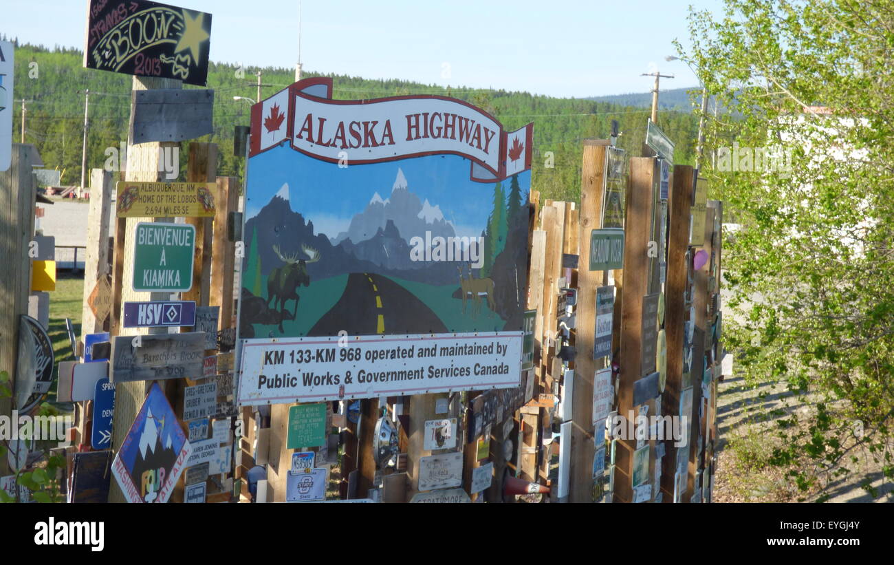 Alaska Higway Watson Lake, Wegweiser Stadt Stockfoto