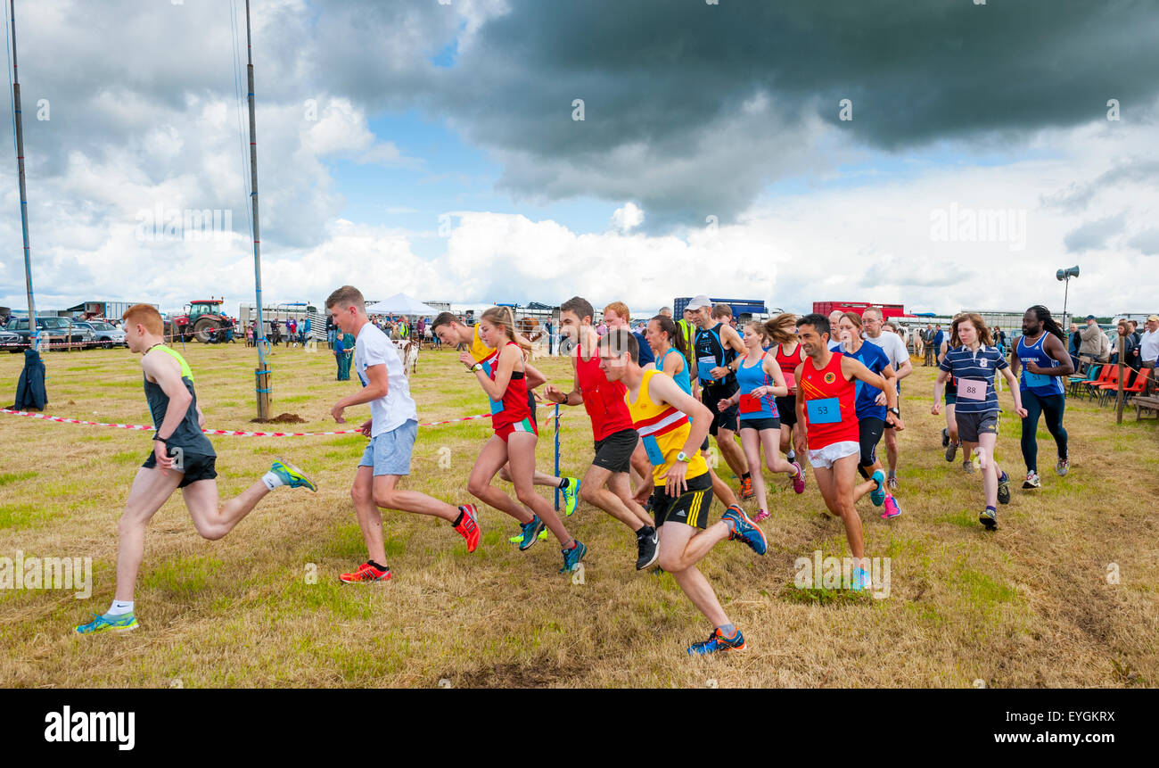 Das Red Schlauch Race am Carnwath ist ein Rennen mit ein paar rote Socken als Preis und ist das älteste Fuß-Rennen der Welt Stockfoto