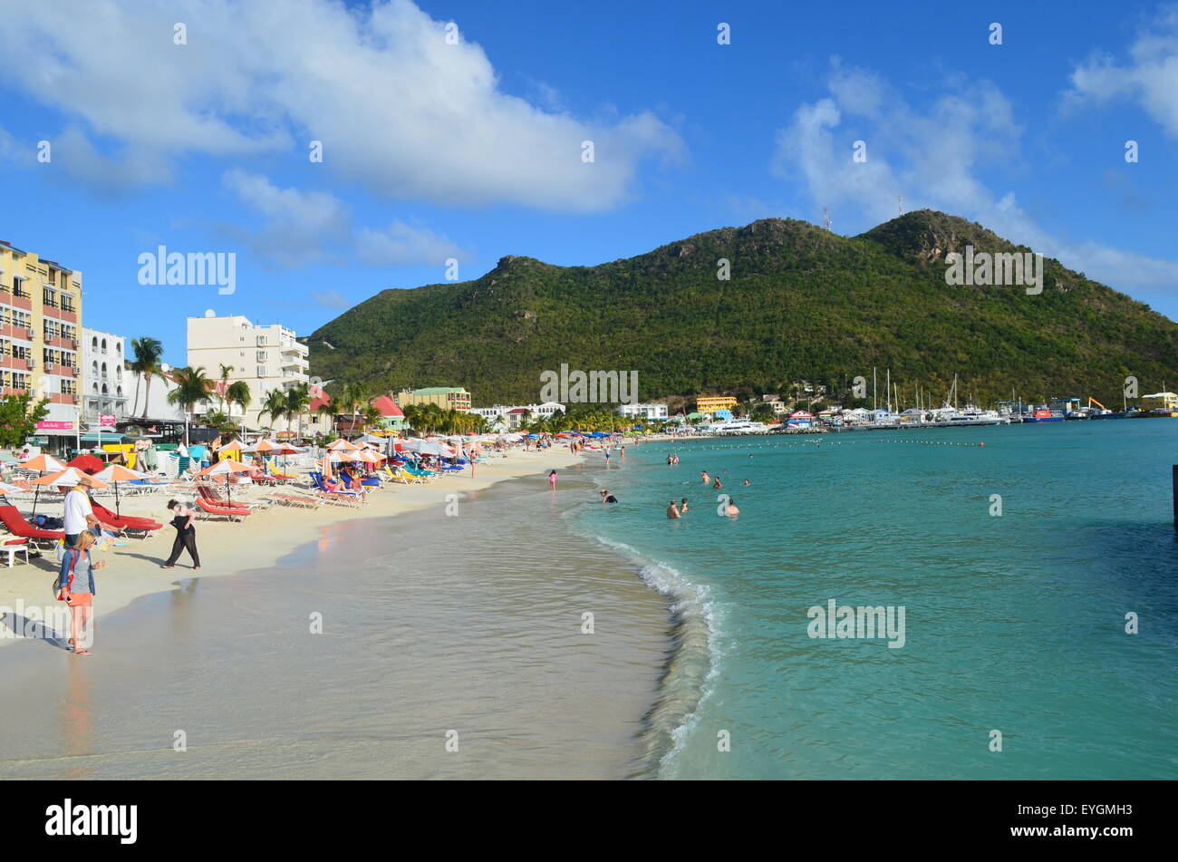 Der Strand in der Innenstadt von Phillipsburg, Sint Maarten in den niederländischen Antillen Stockfoto