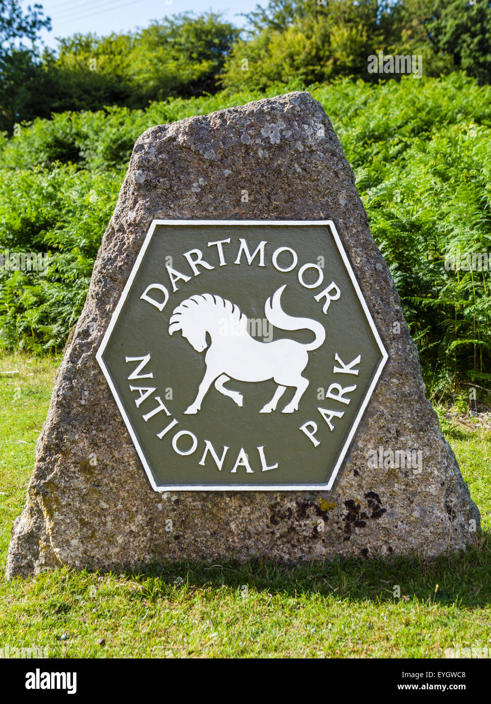 Markierung am Eingang zum Nationalpark, Dartmoor, Devon, England, UK Stockfoto