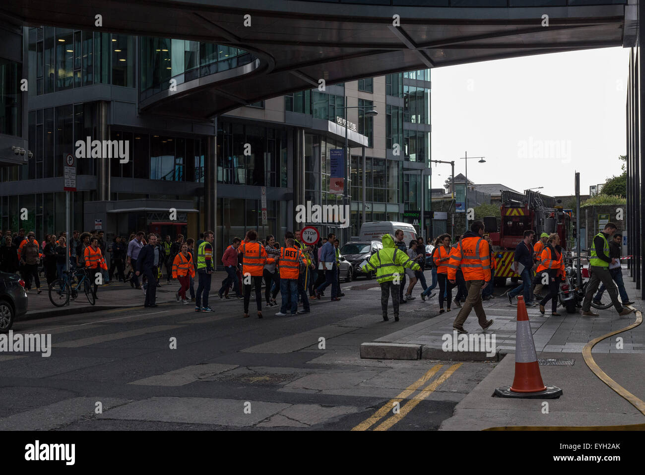 Dublin, Irland. 29. Juli 2015. Brandschutzübung im Google HQ in Barrow Street in Dublin Silicon Docks erfolgte heute Nachmittag durch Dublin Feuerwehr Incident Command Unit Scania P230 © Velar Grant/ZUMA Draht/Alamy Live News Stockfoto