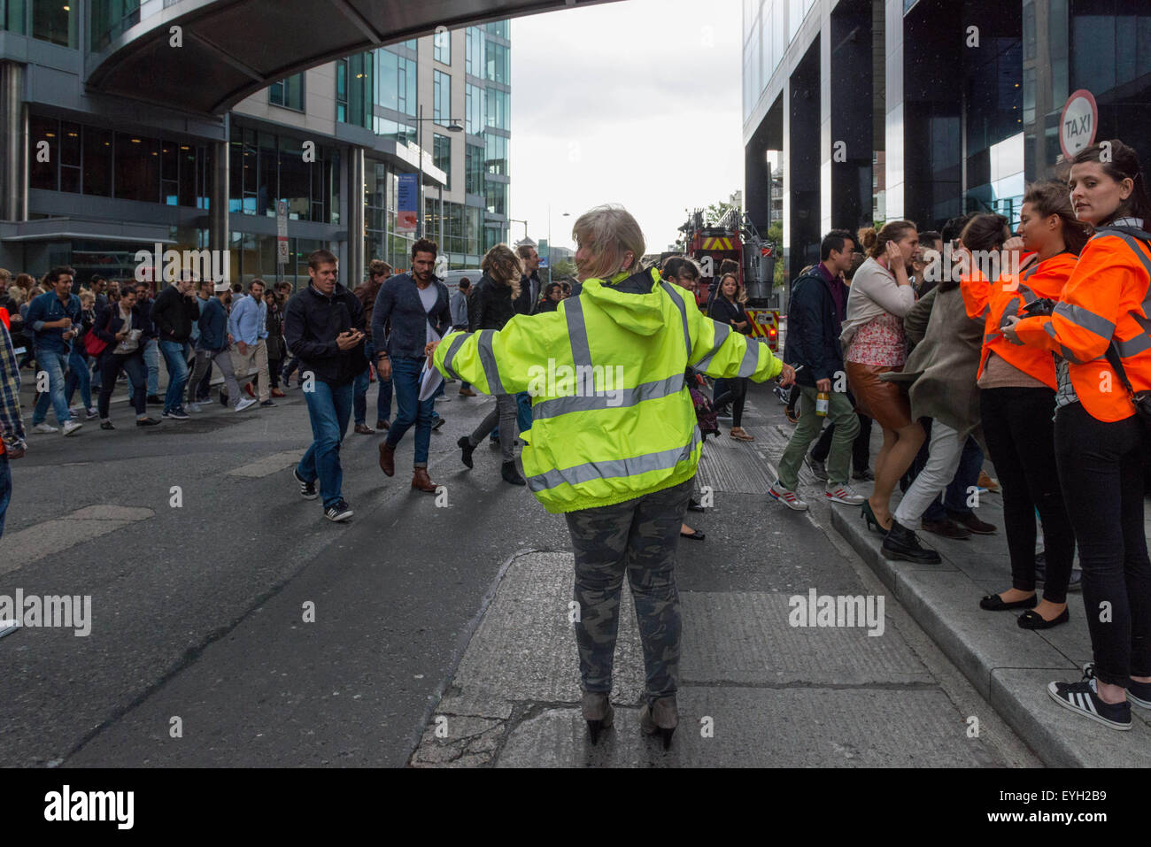 Dublin, Irland. 29. Juli 2015. Brandschutzübung im Google HQ in Barrow Street in Dublin Silicon Docks erfolgte heute Nachmittag durch Dublin Feuerwehr Incident Command Unit Scania P230 © Velar Grant/ZUMA Draht/Alamy Live News Stockfoto