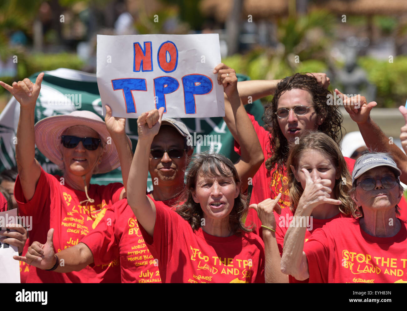 NAUI, USA. 29. Juli 2015. Menschen besuchen eine Rallye Trans-Pacific Partnership (TPP) in Maui, Hawaii, USA, 29. Juli 2015 protestieren. Hunderte von Anwohnern und Vertreter von internationalen Advocacy-Gruppen besuchen den Protest Mittwoch. Eine neue Runde von TPP Ministertreffen findet hier in Maui vom 28. Juli bis 31. Bildnachweis: Yin Bogu/Xinhua/Alamy Live-Nachrichten Stockfoto