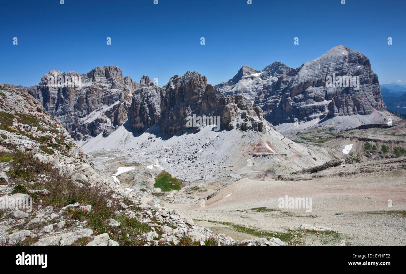 Tofana-massiv vom Gipfel der Lagazuoi-Seilbahn Station, Falzarego-Pass, Dolomiten, Italien Stockfoto